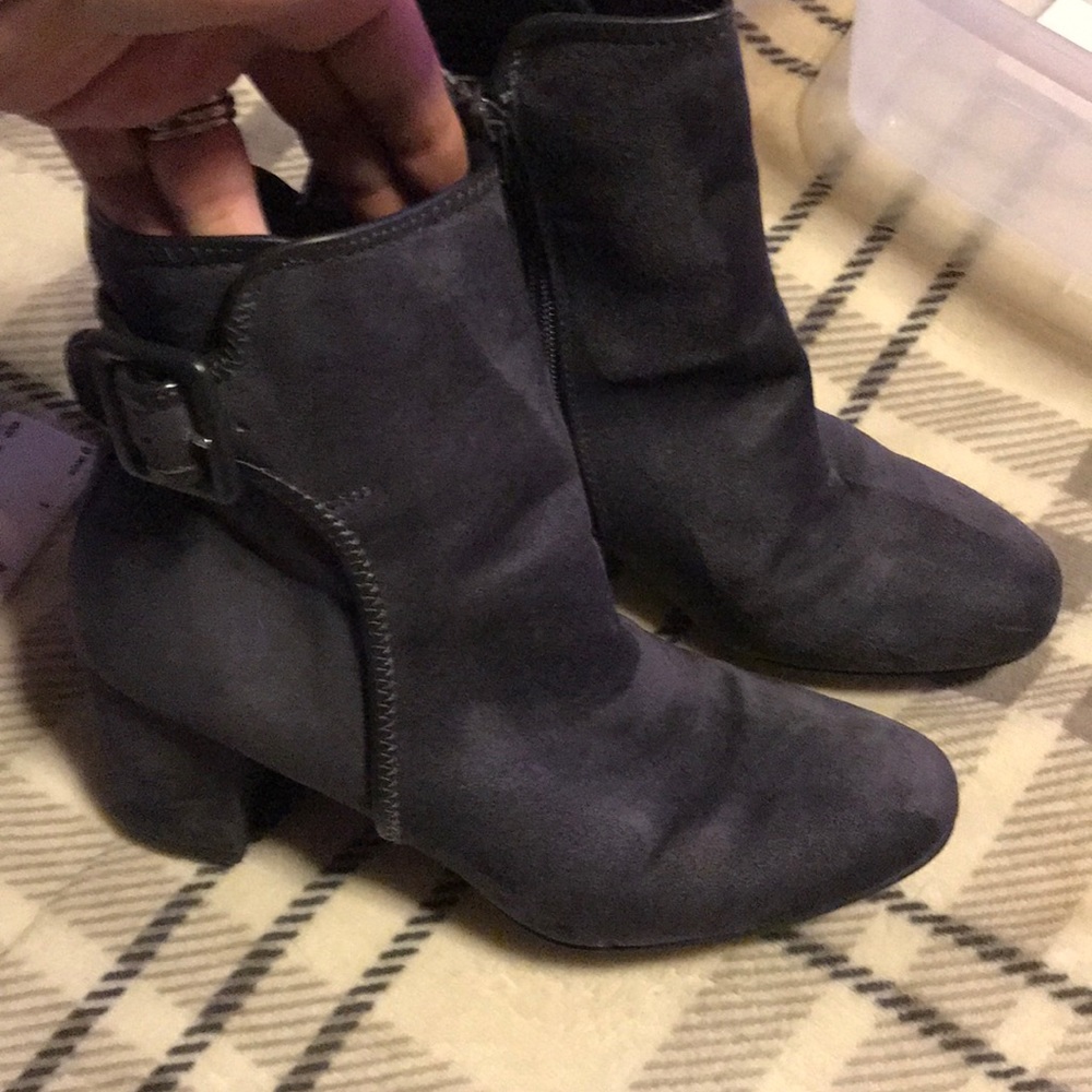White Mountain blue suede boots